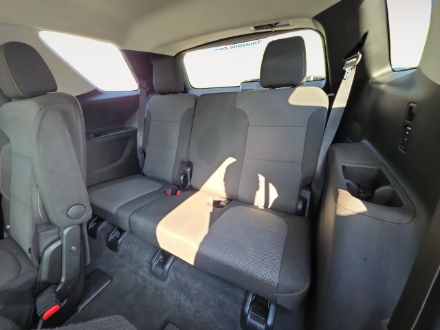 Used 2020 Chevrolet Traverse LT FWD image 17