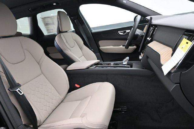 New 2027 Volvo XC60 B5 Core AWD/4WD image 33