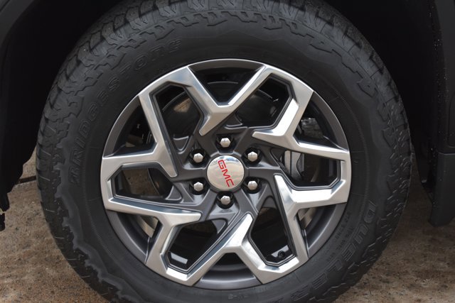 Used 2023 GMC Sierra 1500 SLT image 10