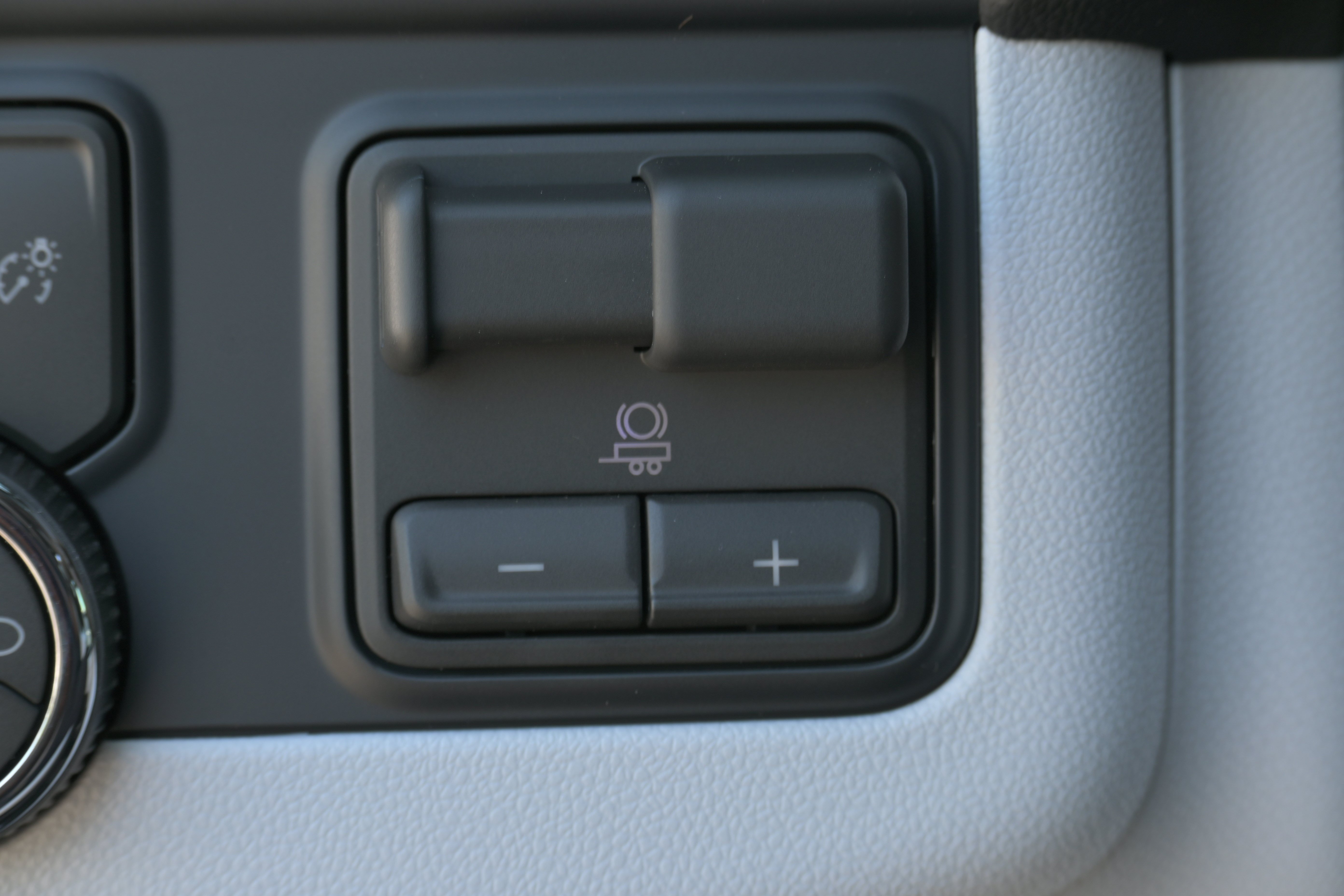 New 2026 Chevrolet Suburban Premier AWD/4WD image 29