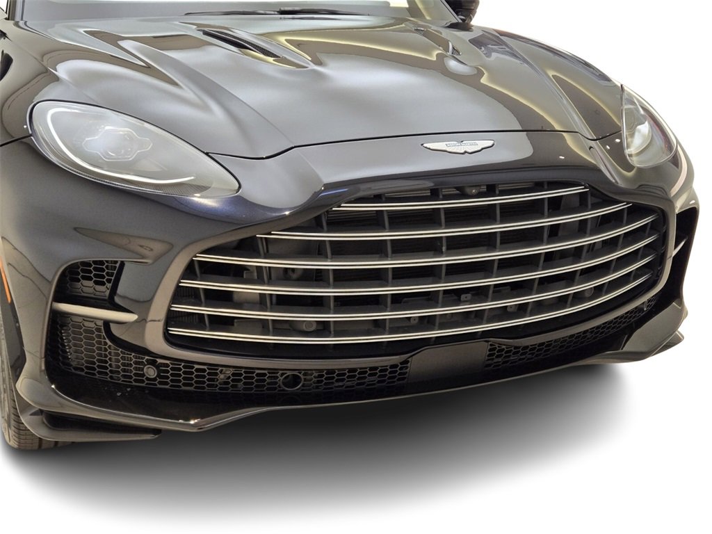 Used 2025 Aston Martin DBX 707 image 4