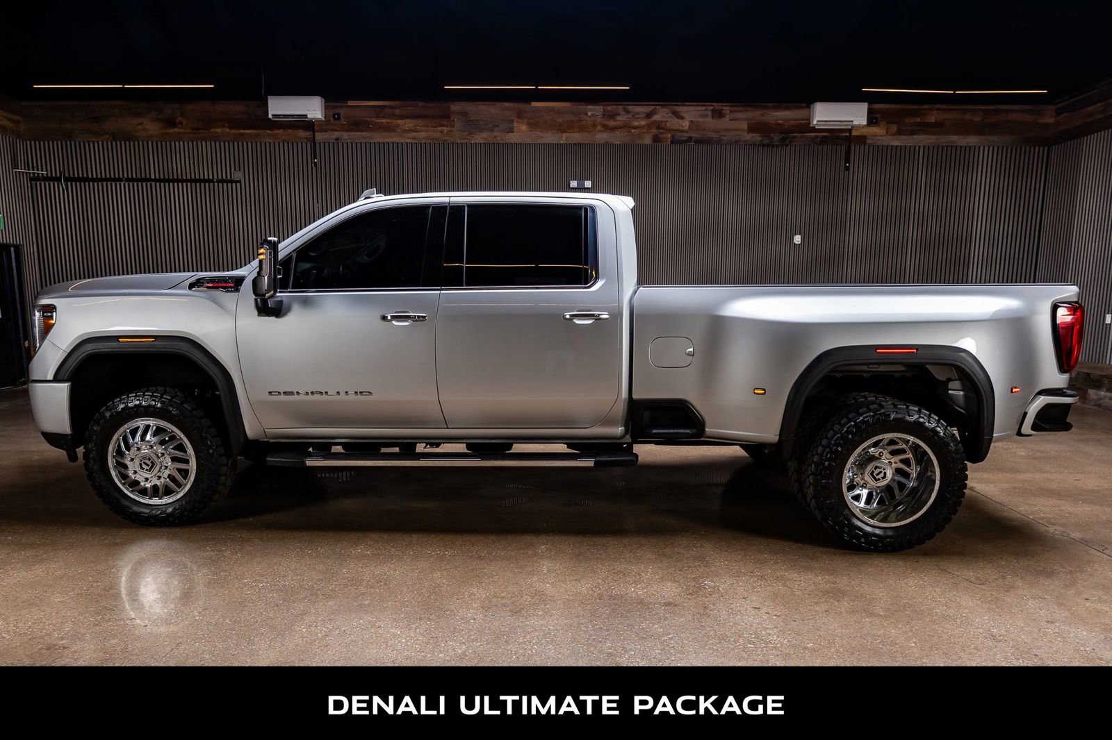 Used 2021 GMC Sierra 3500 Denali w/ Denali Ultimate Package AWD/4WD image 5