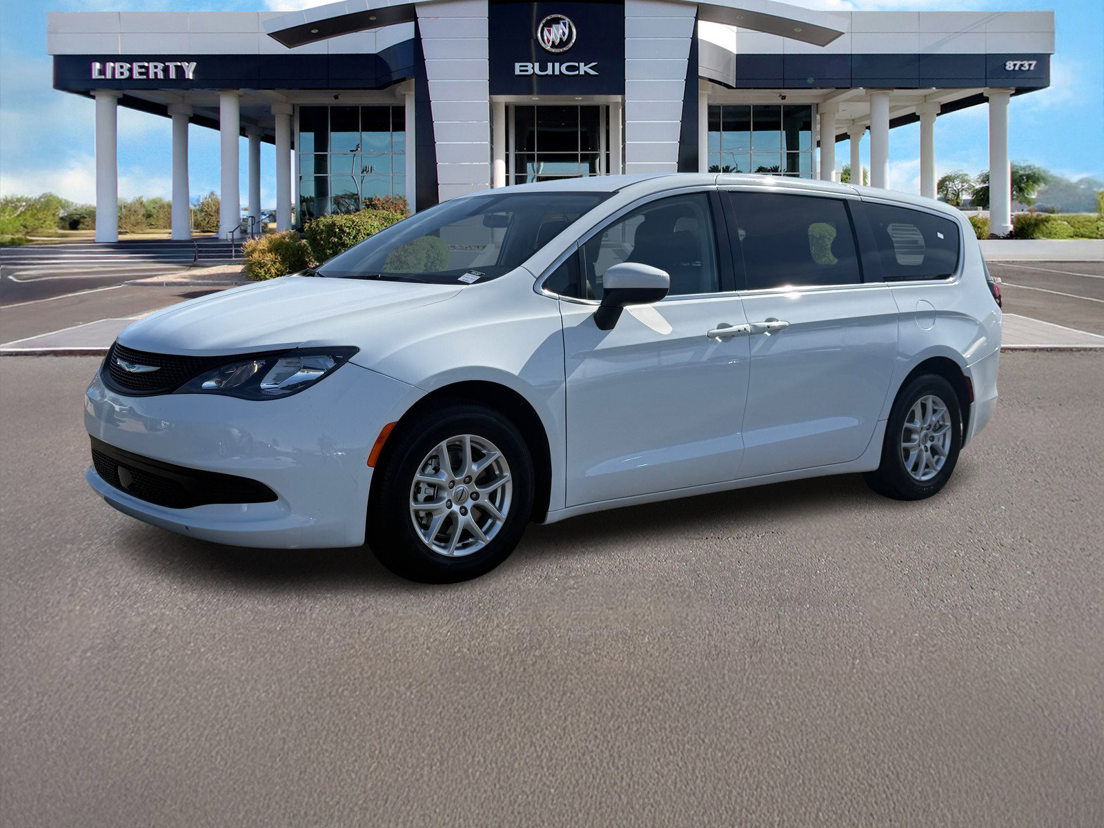 Used 2022 Chrysler Voyager LX image 8