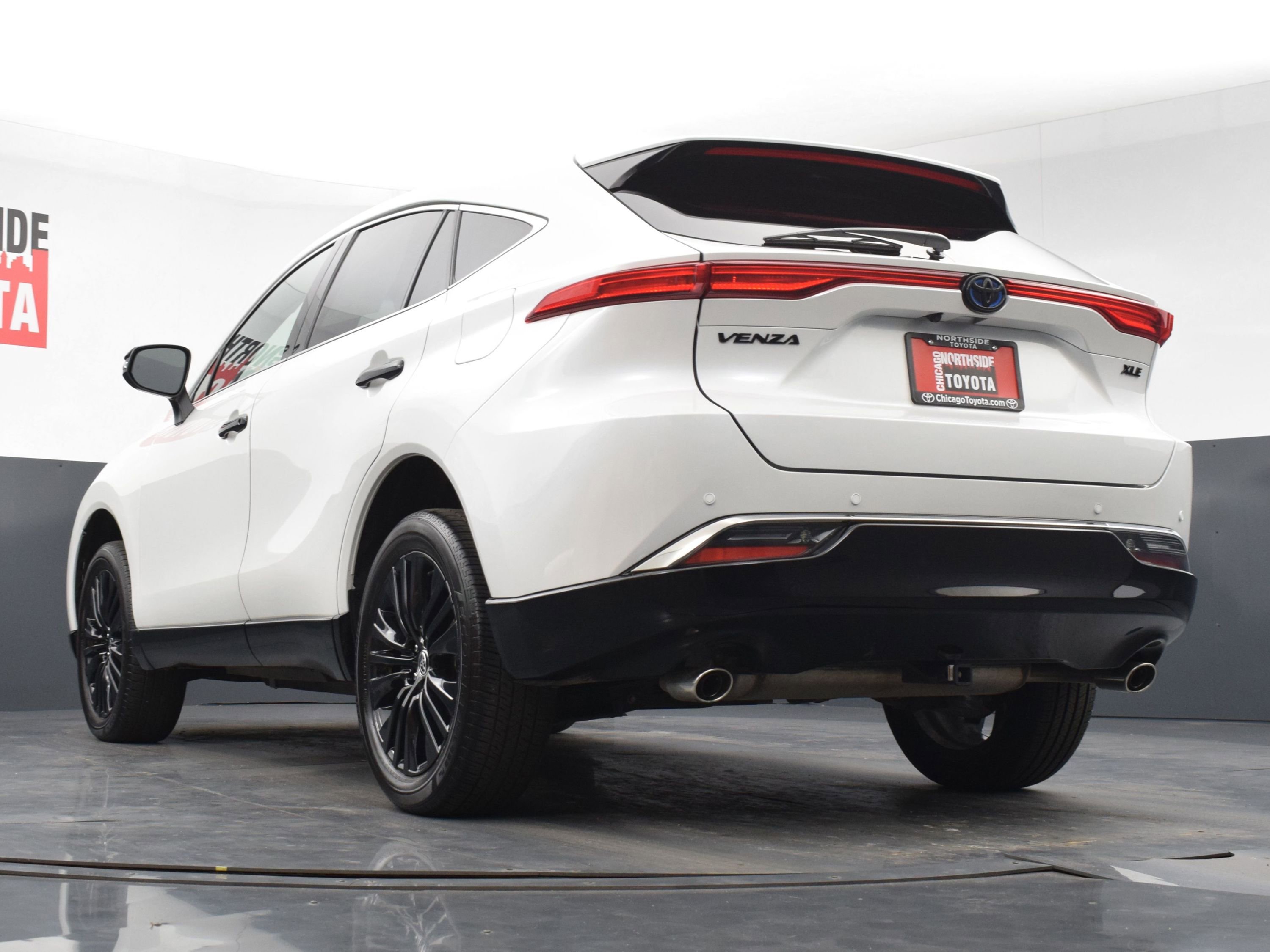 Used 2023 Toyota Venza Nightshade AWD/4WD image 33