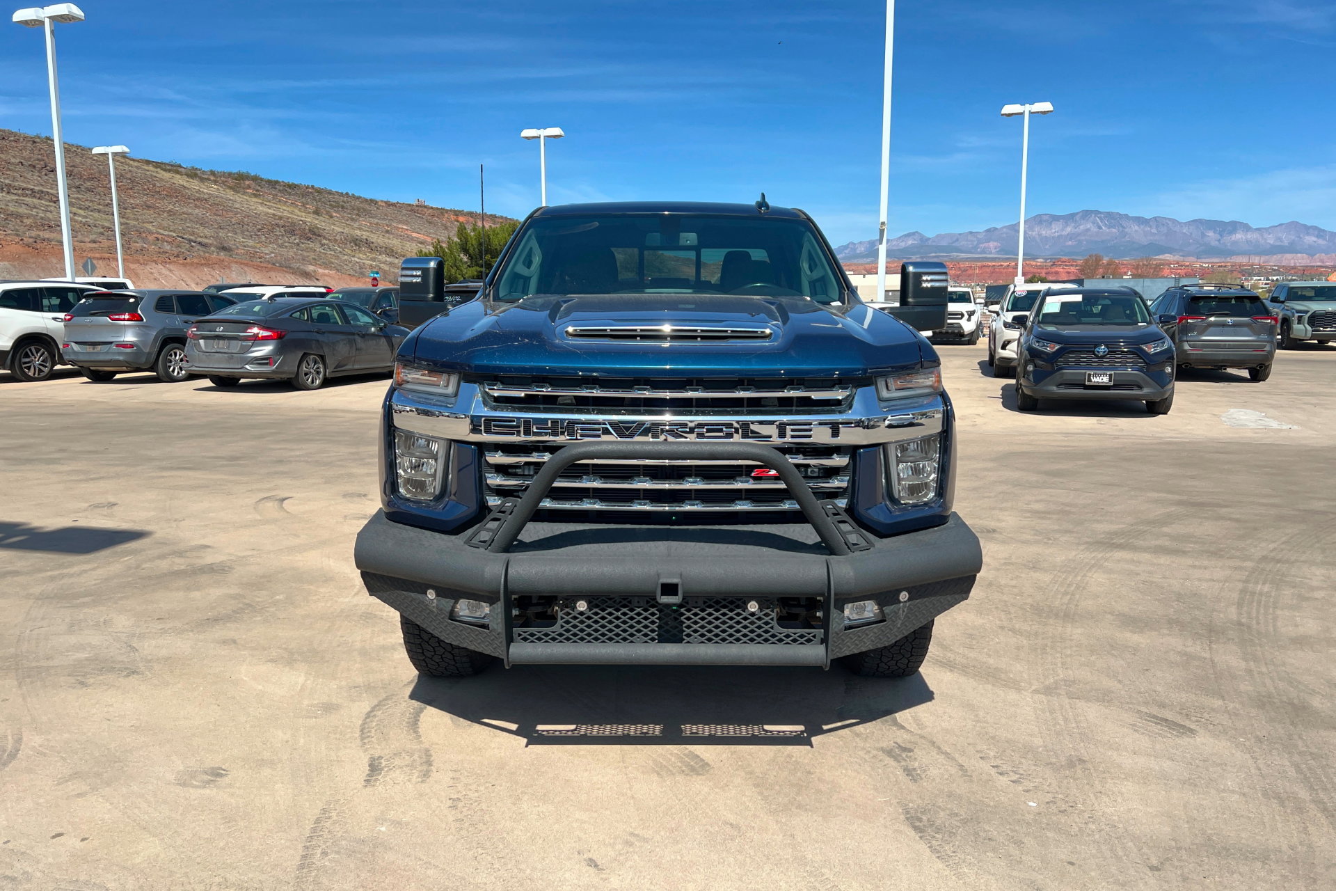 Used 2022 Chevrolet Silverado 3500 LTZ w/ LTZ Plus Package image 9