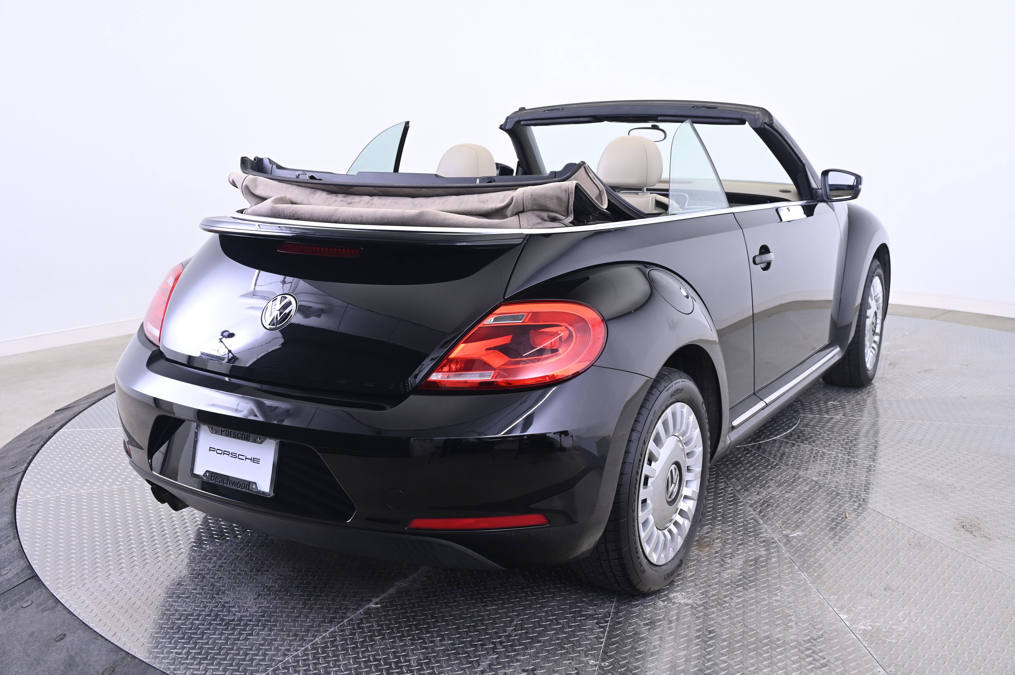 Used 2015 Volkswagen Beetle 1.8T image 7