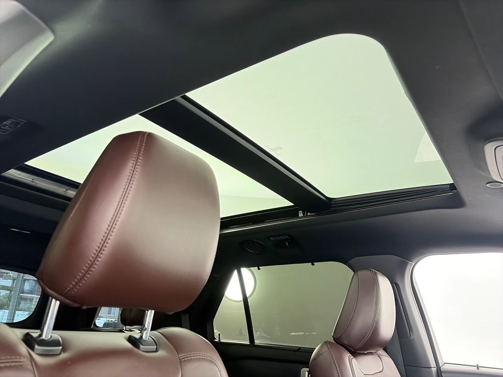 Certified 2020 Ford Explorer Platinum w/ Premium Technology Package AWD/4WD image 33