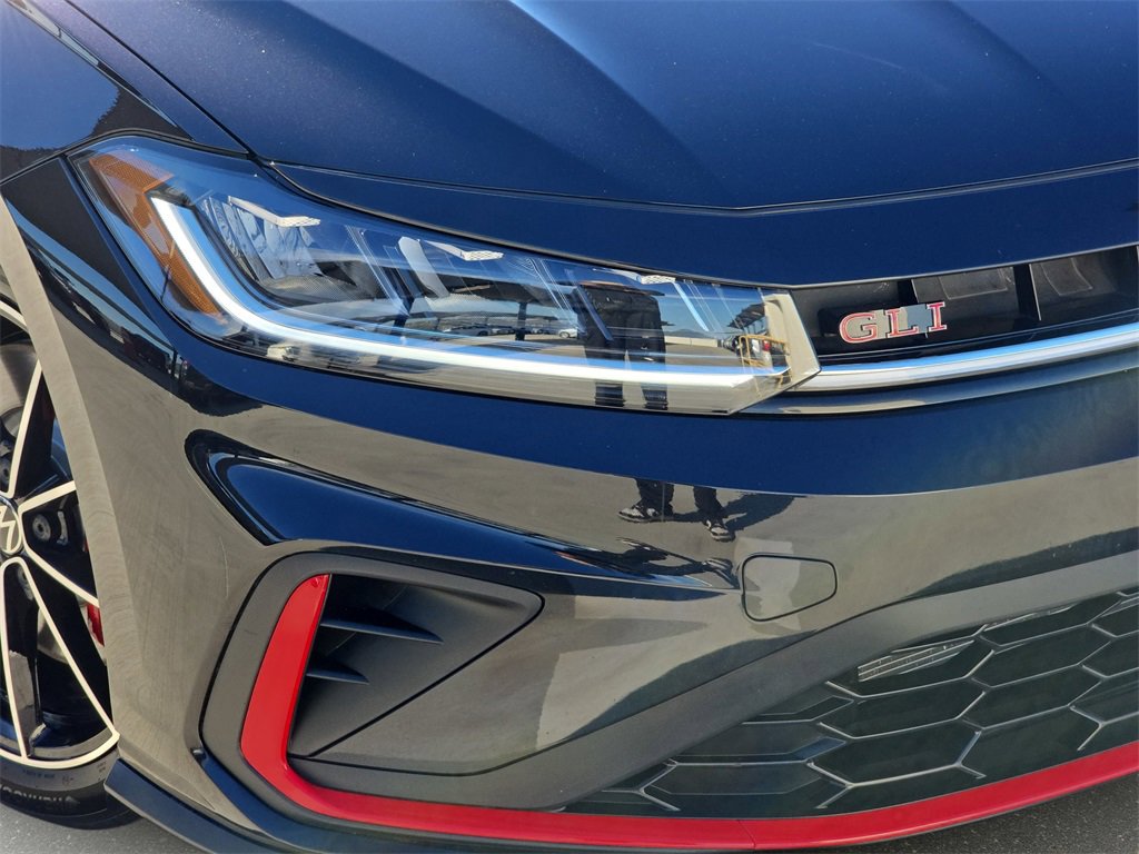 Used 2025 Volkswagen Jetta GLI Autobahn image 33