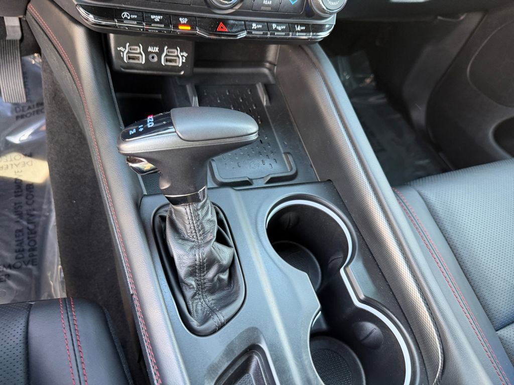Used 2025 Dodge Durango GT image 28
