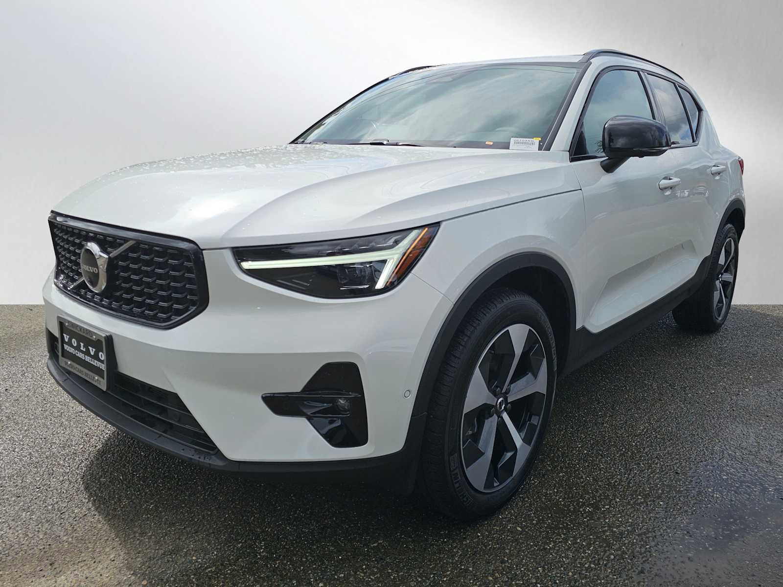 Used 2026 Volvo XC40 B5 Plus w/ Protection Package Premier image 7