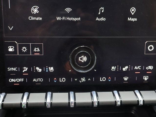 Used 2025 GMC Acadia AT4 w/ Super Cruise Package image 29