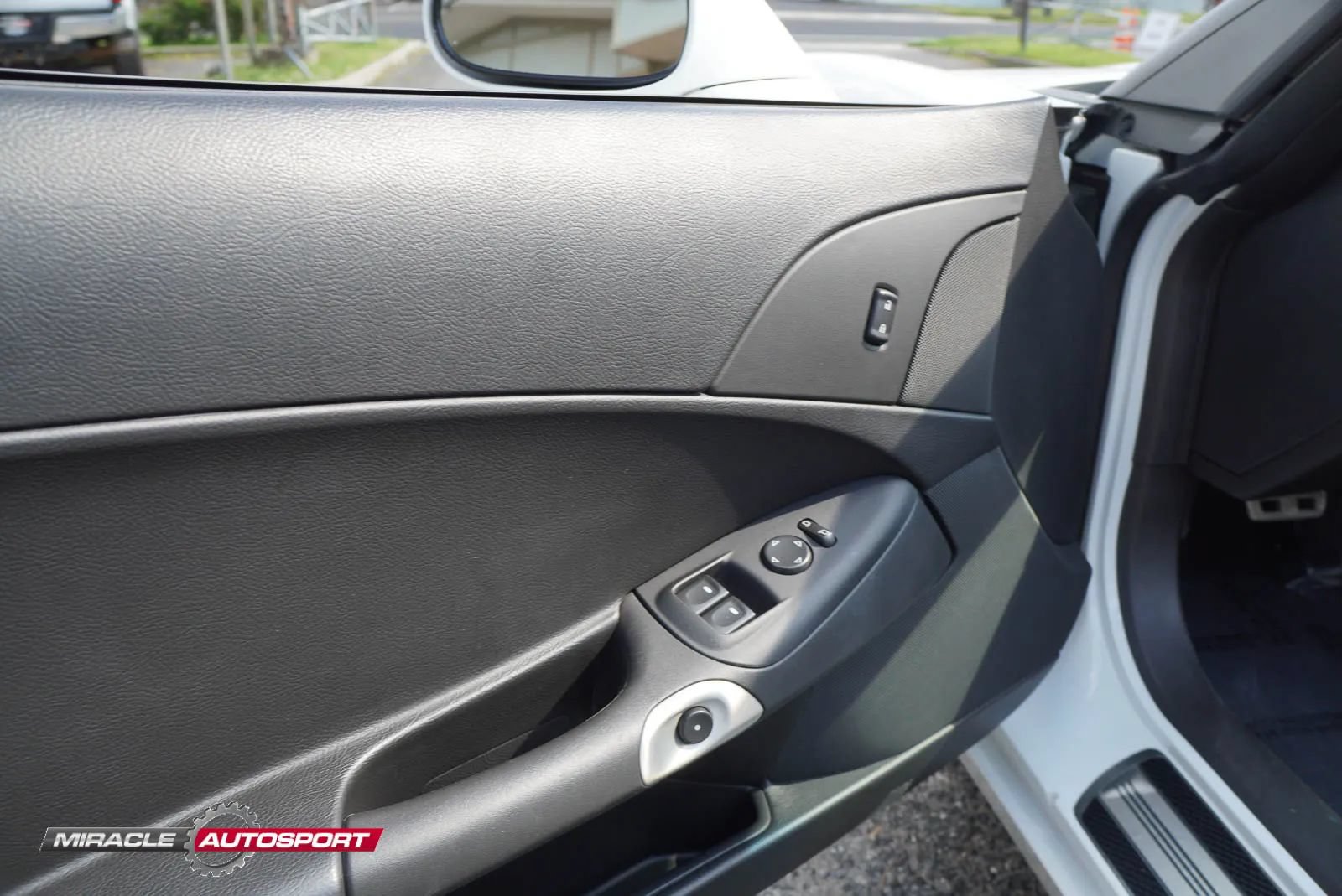 Used 2009 Chevrolet Corvette Convertible w/ Preferred Equipment Group RWD image 17