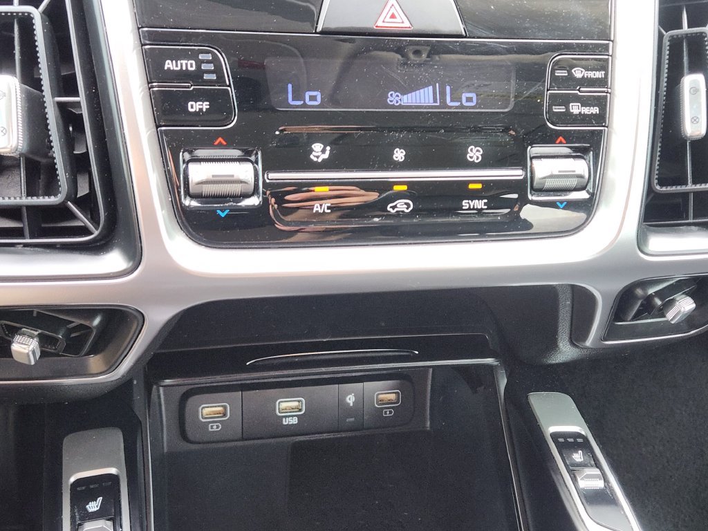 Used 2023 Kia Sorento S FWD image 24