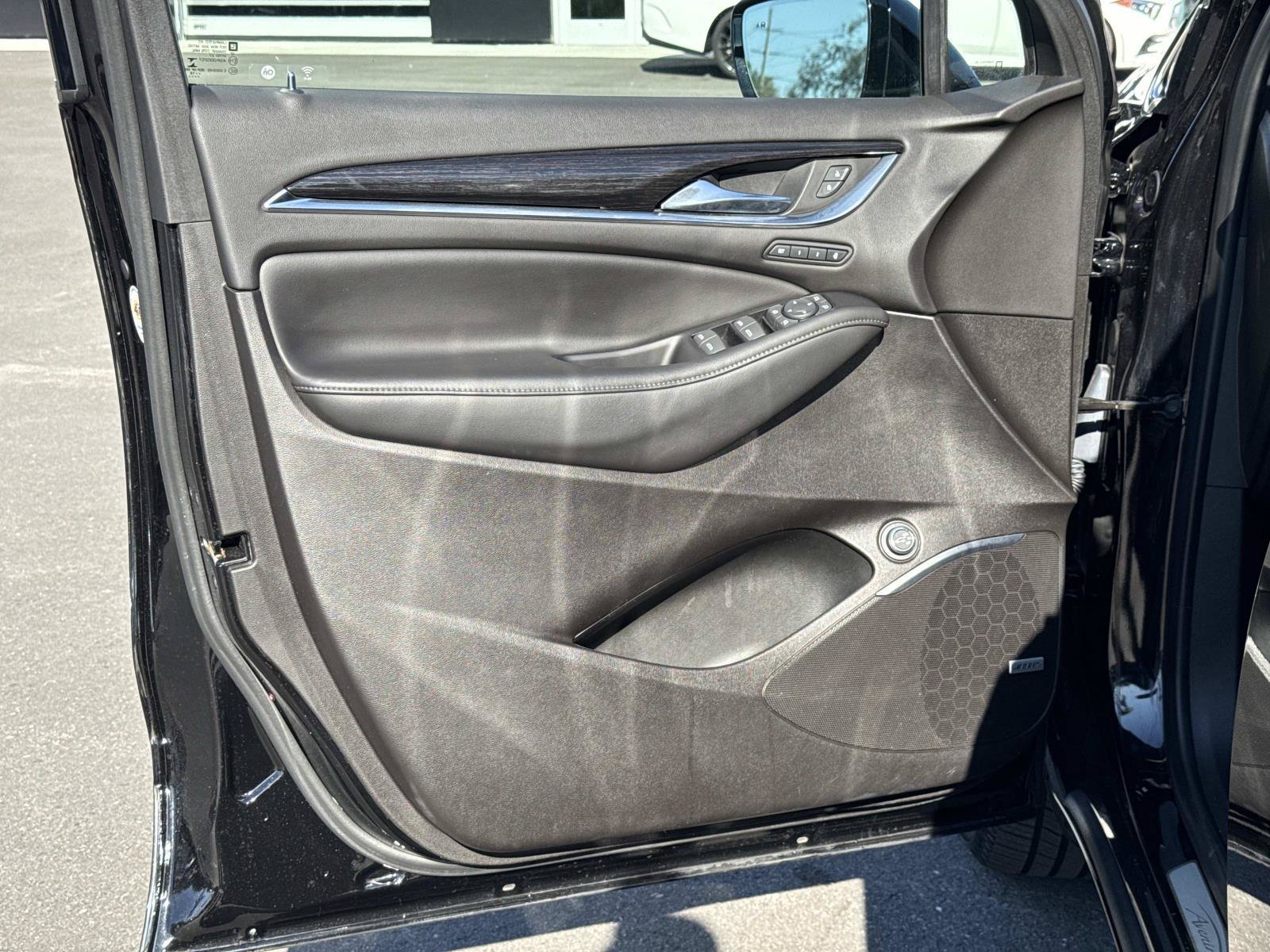 Used 2019 Buick Enclave Avenir w/ Avenir Technology Package FWD image 20