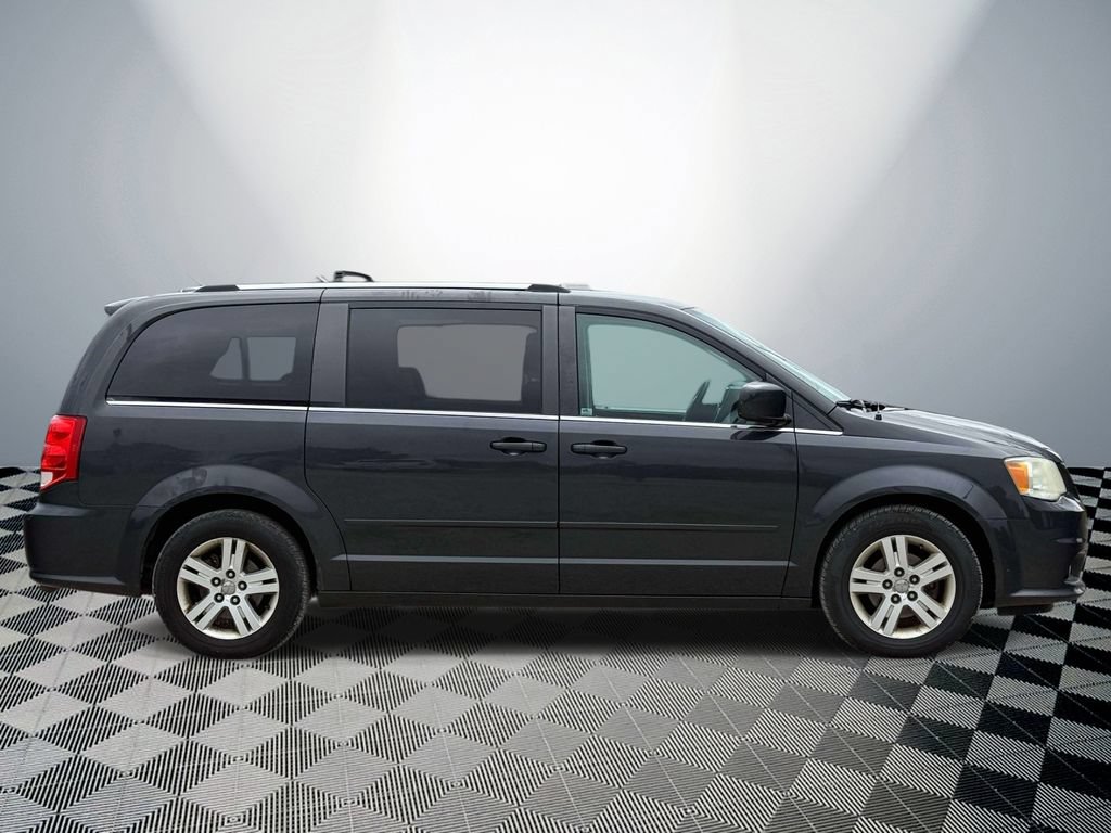 Used 2011 Dodge Grand Caravan Crew FWD image 6