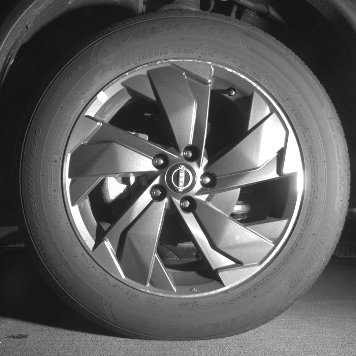 Used 2025 Nissan Rogue SV image 12