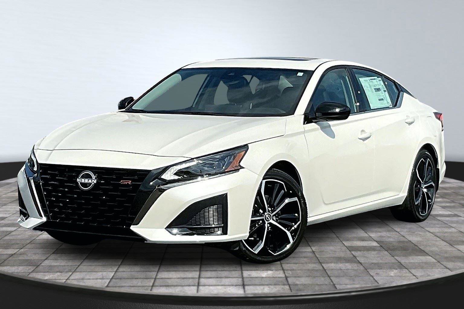 New 2025 Nissan Altima 2.5 SR image 2