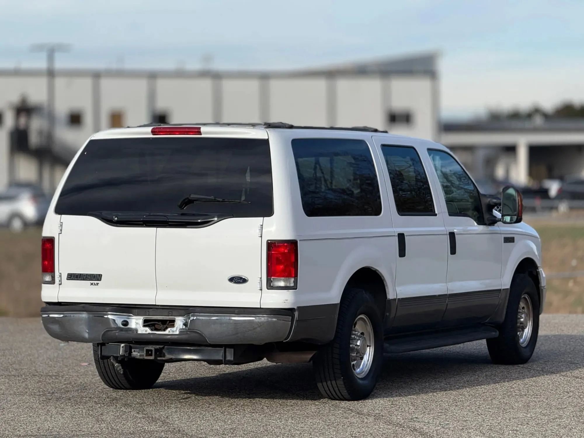 Used 2005 Ford Excursion XLS image 9