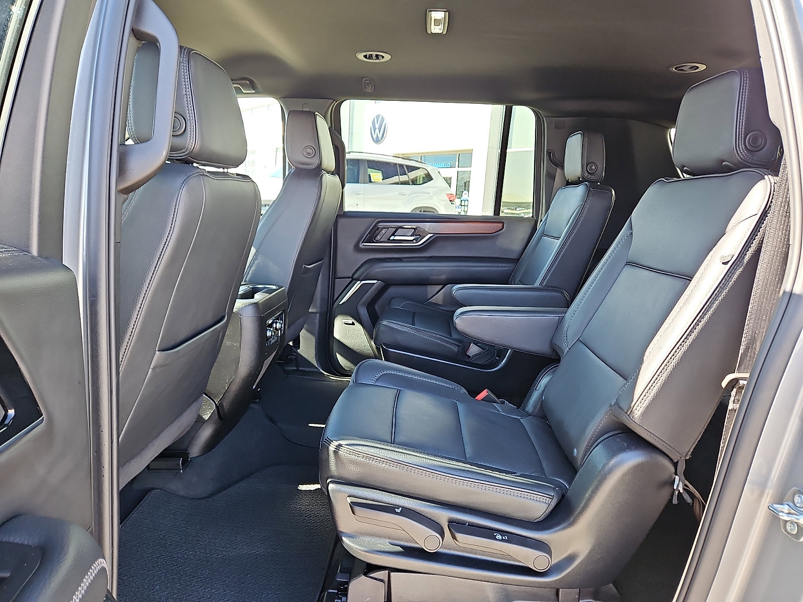 Used 2025 GMC Yukon XL Denali image 10