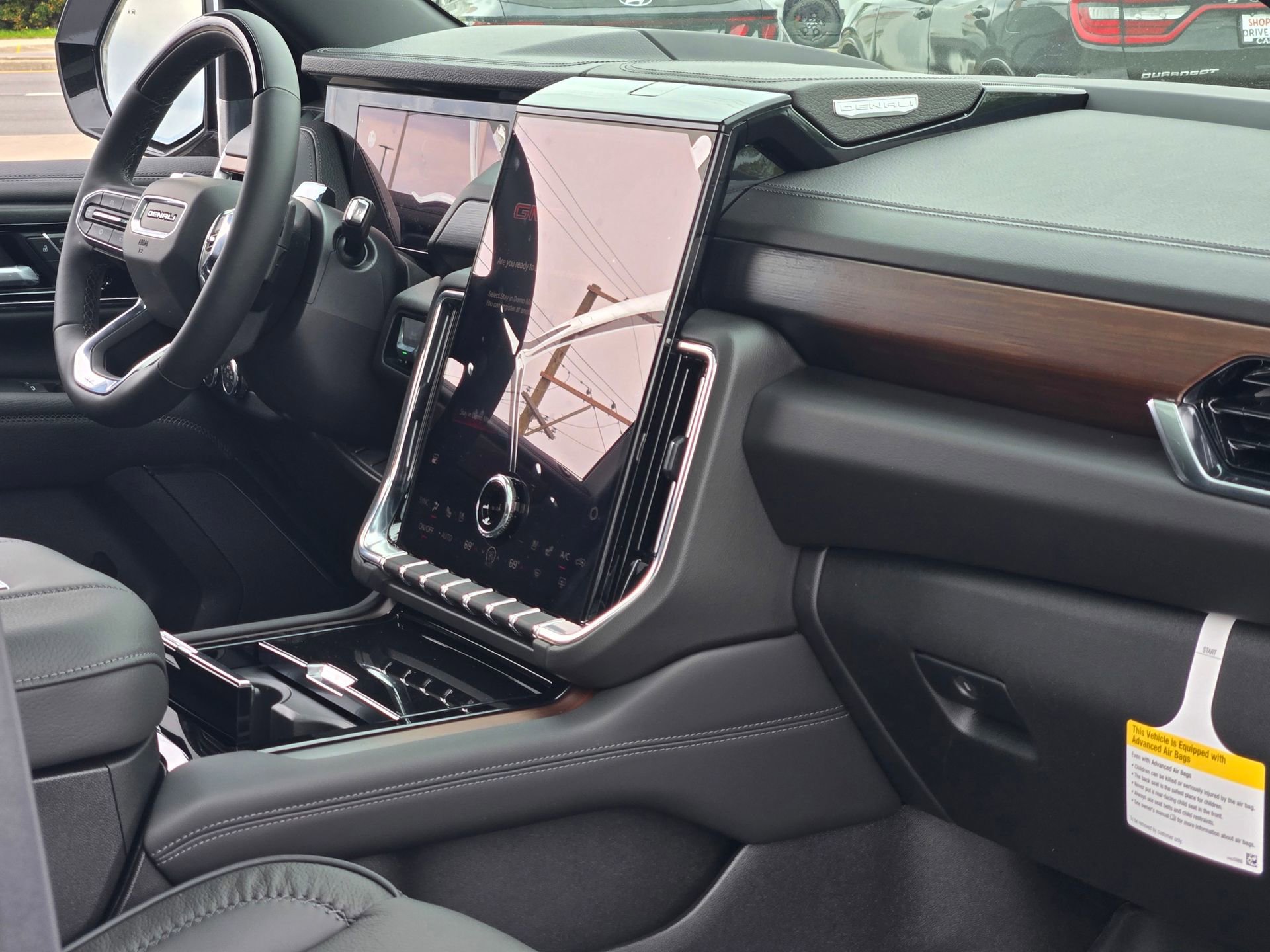 New 2026 GMC Yukon Denali w/ Denali Reserve Package AWD/4WD image 18