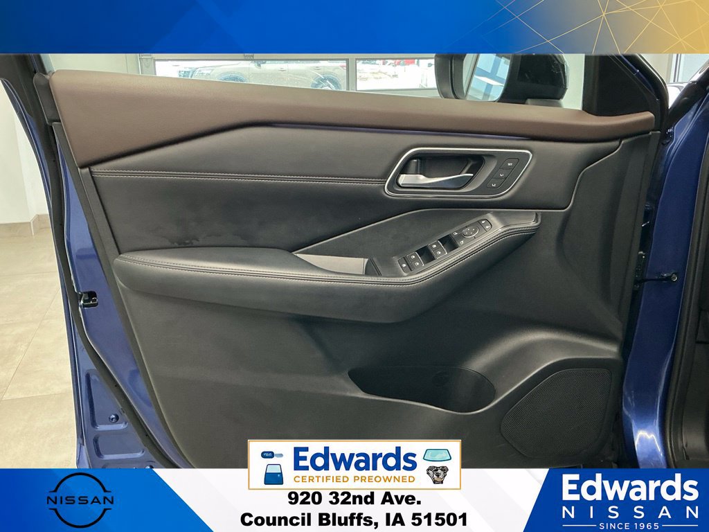 Used 2023 Nissan Rogue Platinum AWD/4WD image 22