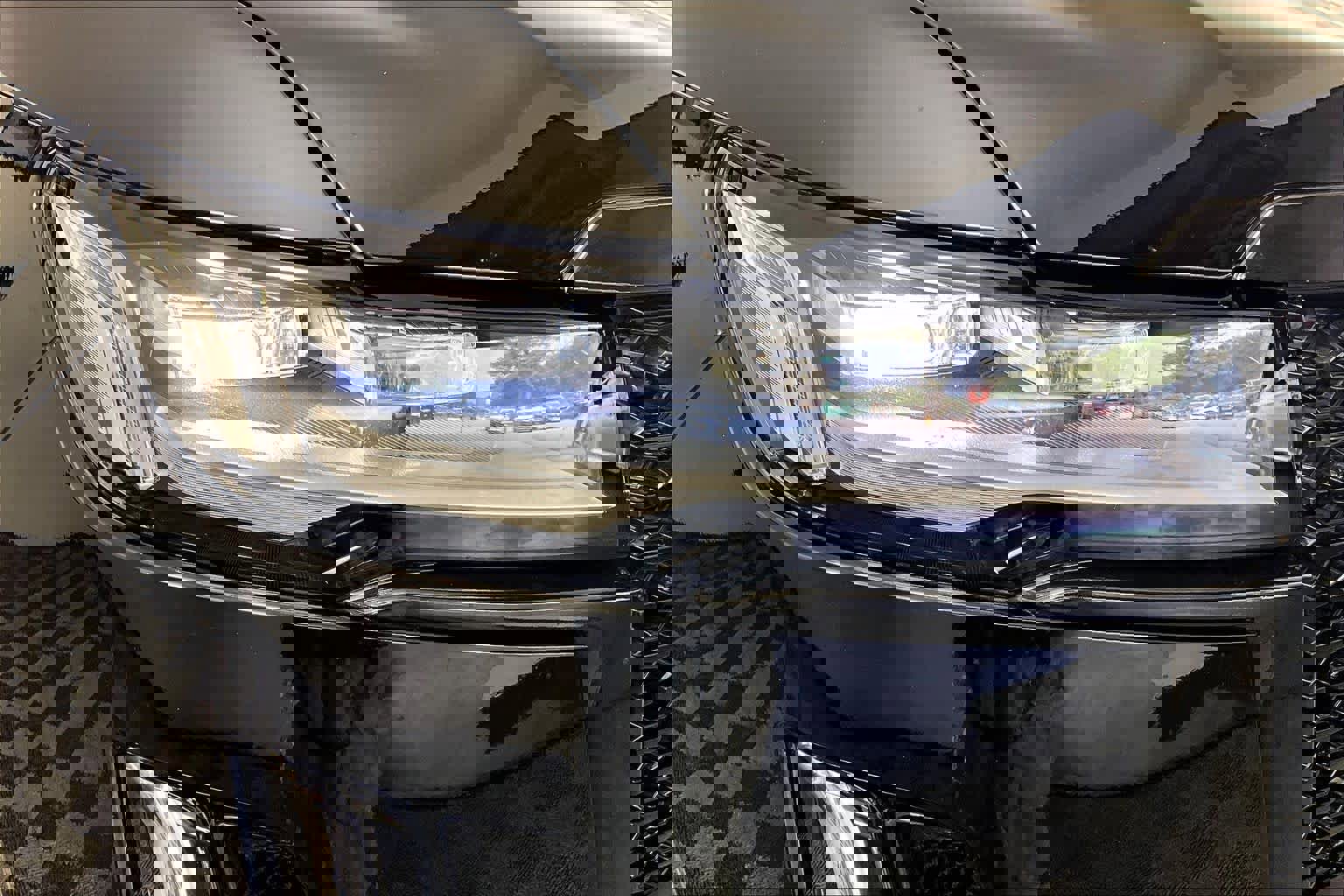 Used 2024 Cadillac Escalade Luxury RWD image 26