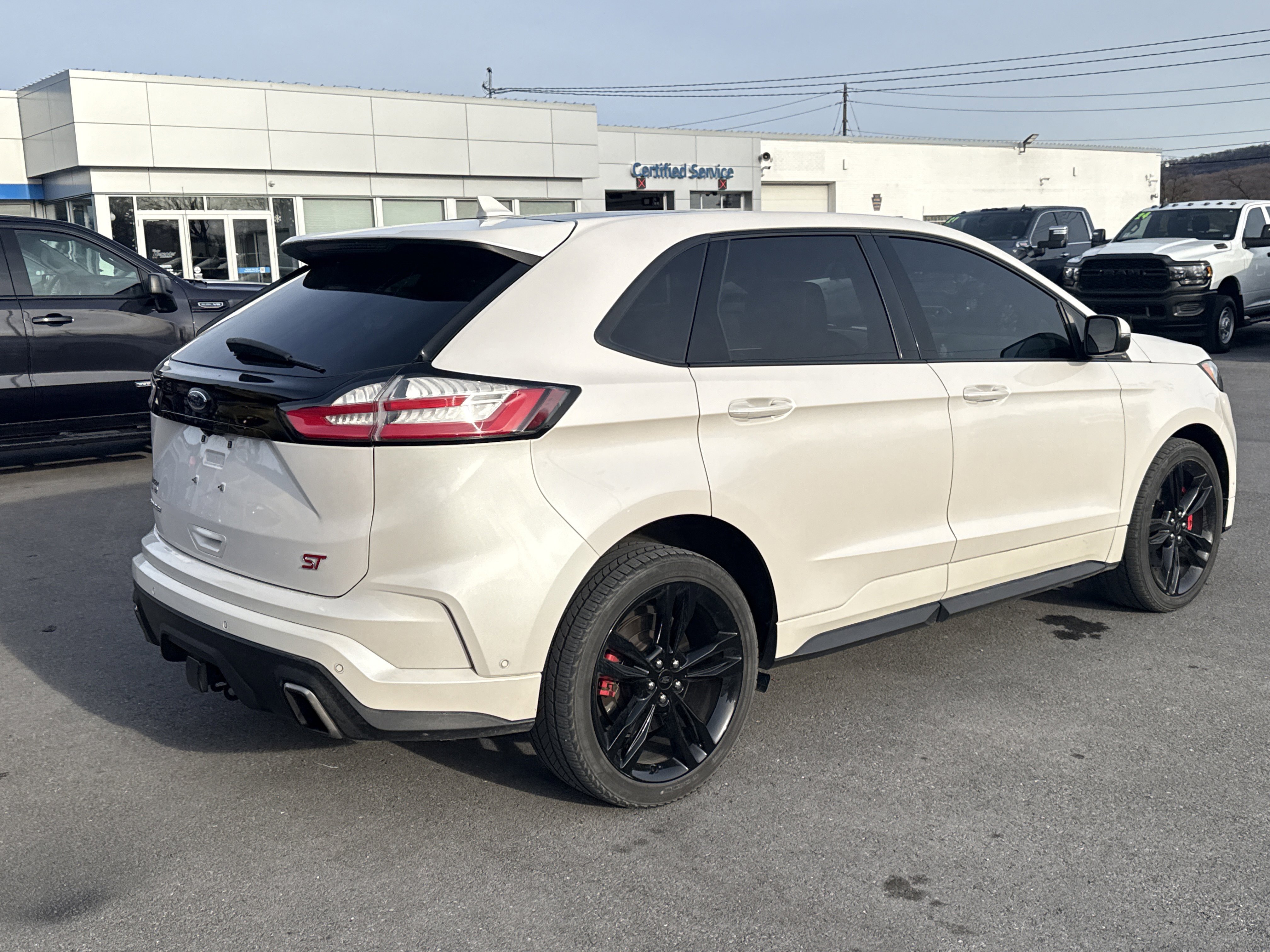 Used 2019 Ford Edge ST w/ Equipment Group 401A image 6