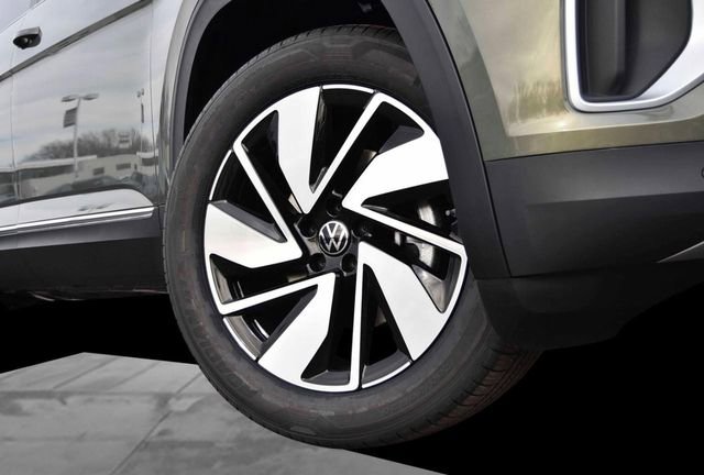 New 2026 Volkswagen Atlas SEL image 3