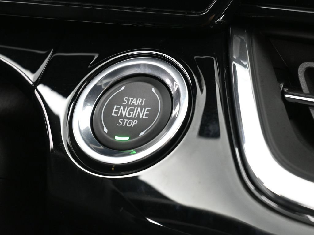 Used 2025 Chevrolet Trax RS w/ Driver Confidence Package image 30