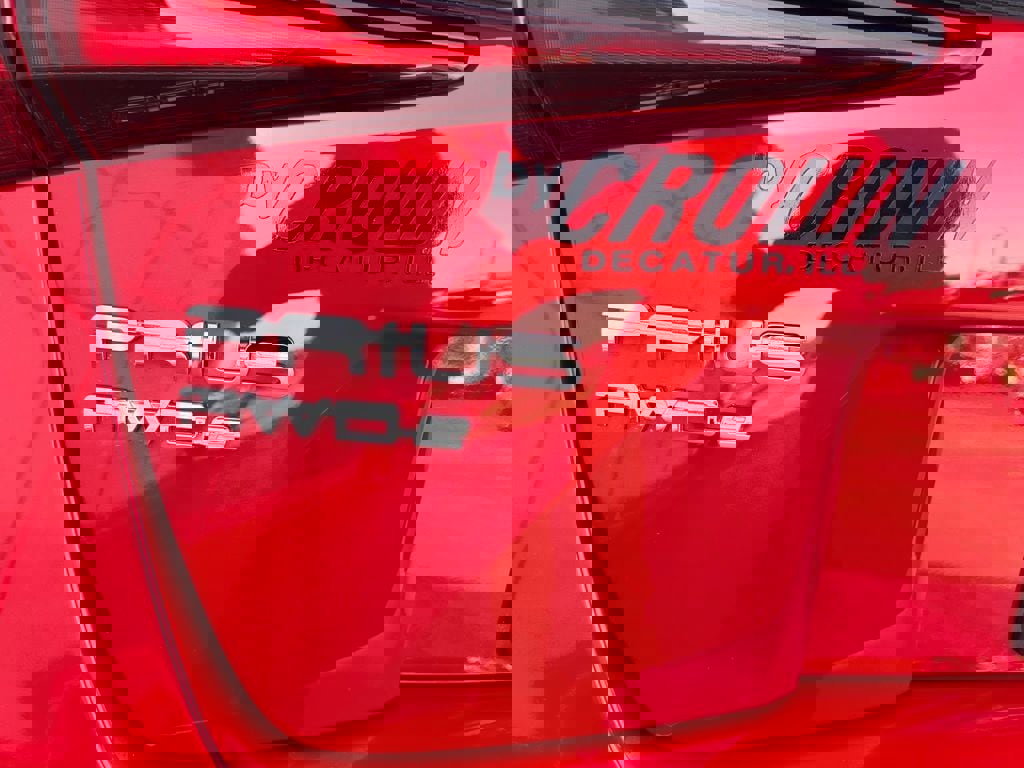 Used 2022 Toyota Prius XLE image 6