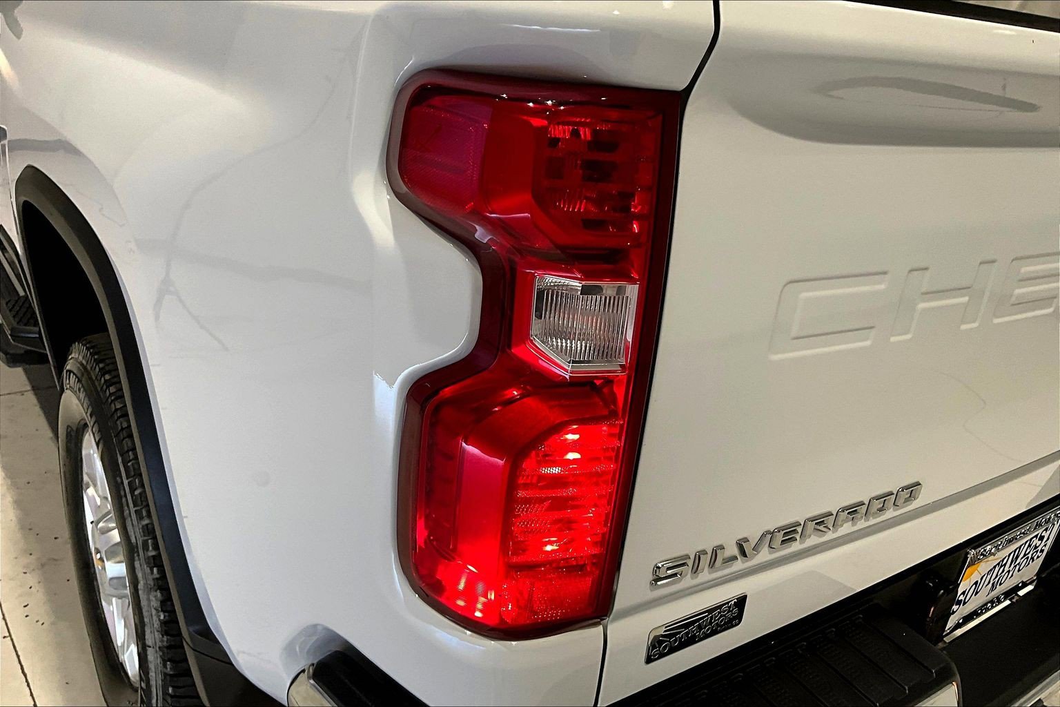 Used 2025 Chevrolet Silverado 2500 LT AWD/4WD image 25