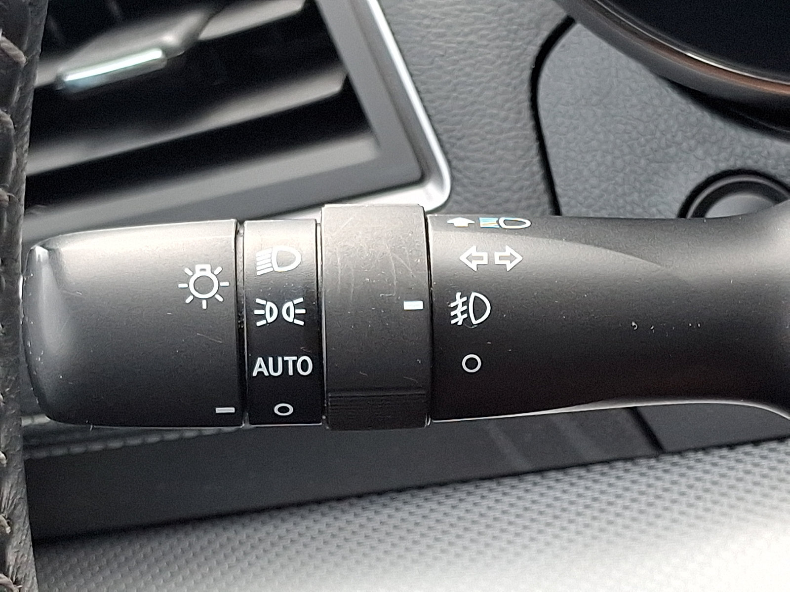 Used 2018 Subaru Legacy 2.5i Premium w/ Eyesight & BSD & Rcta & HBA AWD/4WD image 26