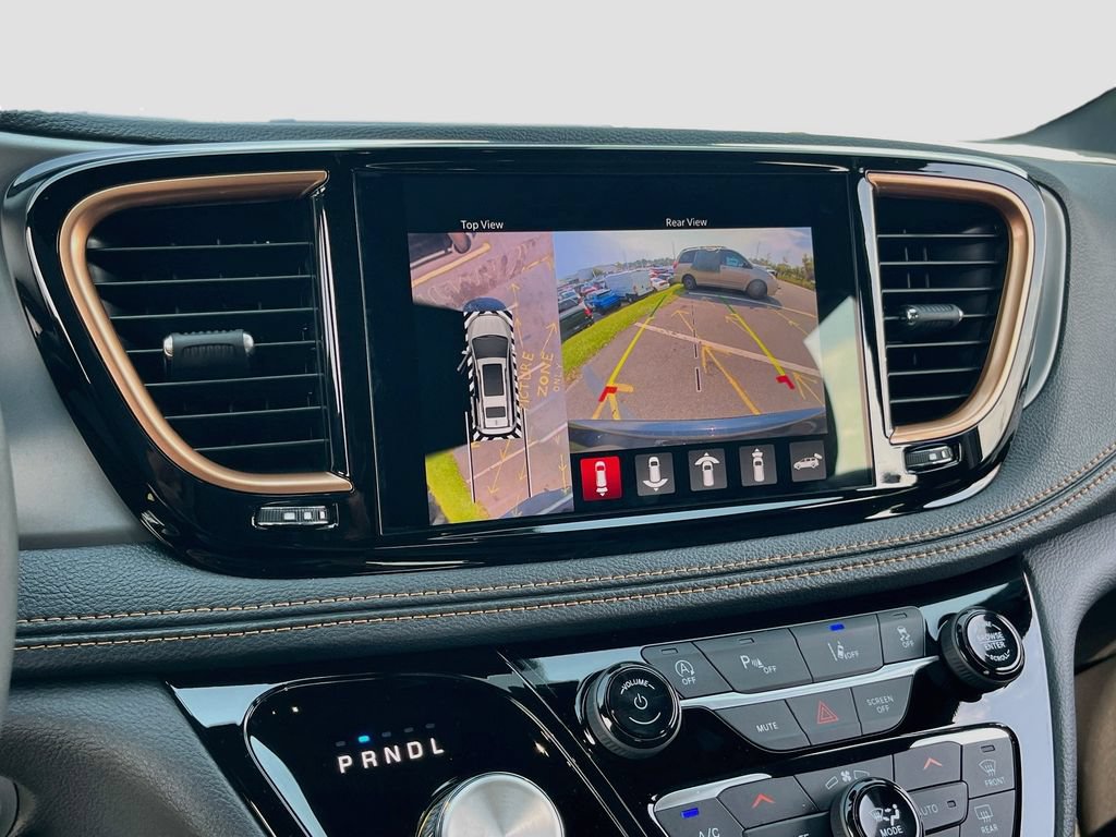 New 2027 Chrysler Pacifica Pinnacle w/ Theater Group FWD image 14