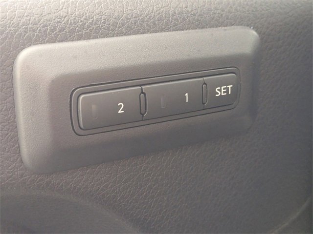 Used 2023 Nissan Titan PRO-4X w/ Pro-4x Convenience Package image 11