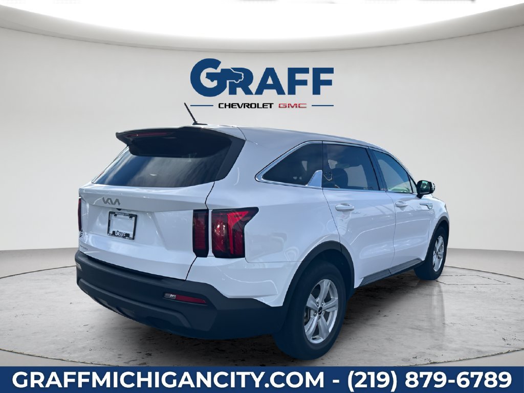 Used 2023 Kia Sorento LX FWD image 5