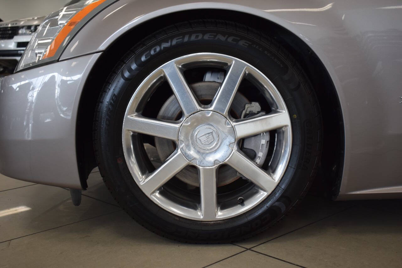 Used 2005 Cadillac XLR RWD image 30