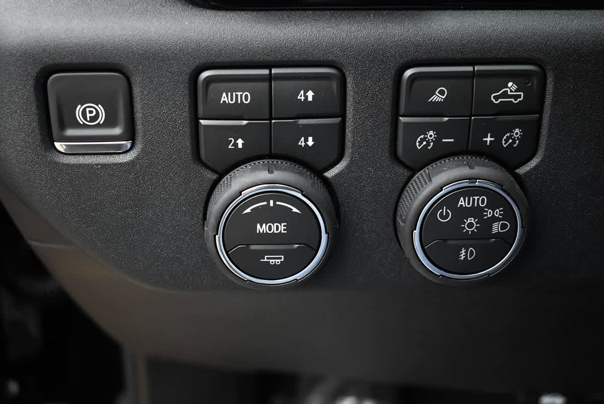 New 2026 Chevrolet Silverado 2500 High Country w/ High Country Premium Package AWD/4WD image 25