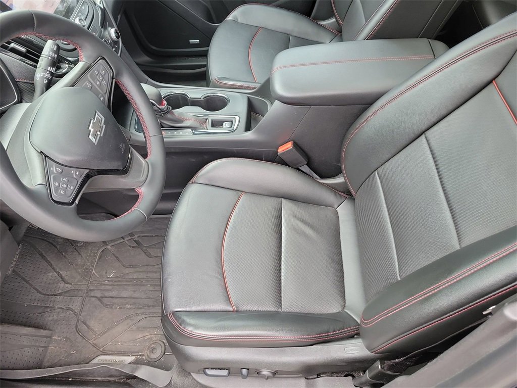 Used 2023 Chevrolet Equinox RS w/ RS Leather Package image 16