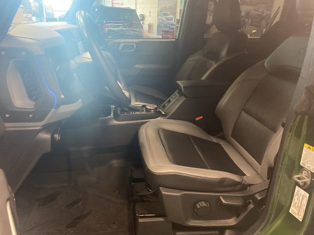 Used 2022 Ford Bronco Black Diamond image 9