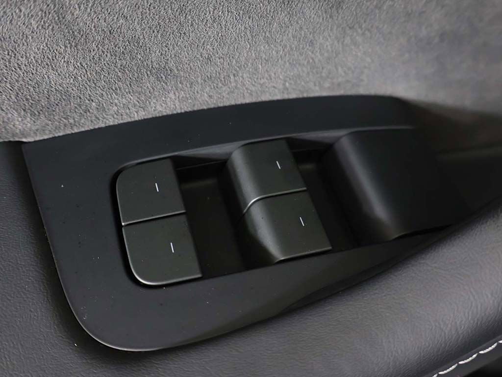 Used 2024 Tesla Model Y Long Range image 41