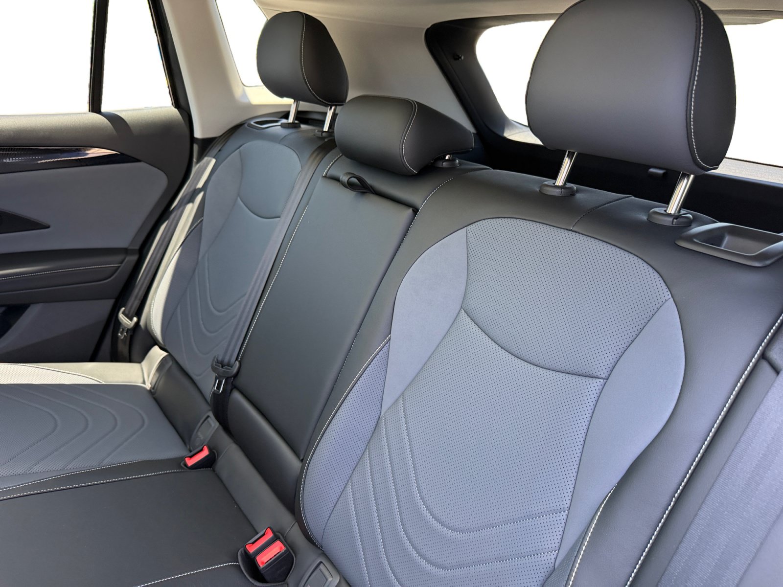 New 2026 Volkswagen Tiguan SE AWD/4WD image 16