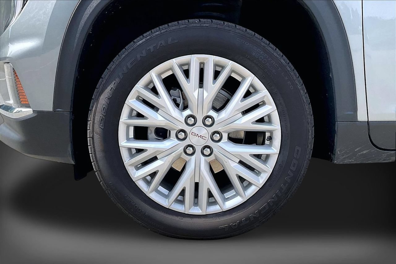 Used 2025 GMC Acadia Elevation w/ Elevation Premium Package FWD image 34