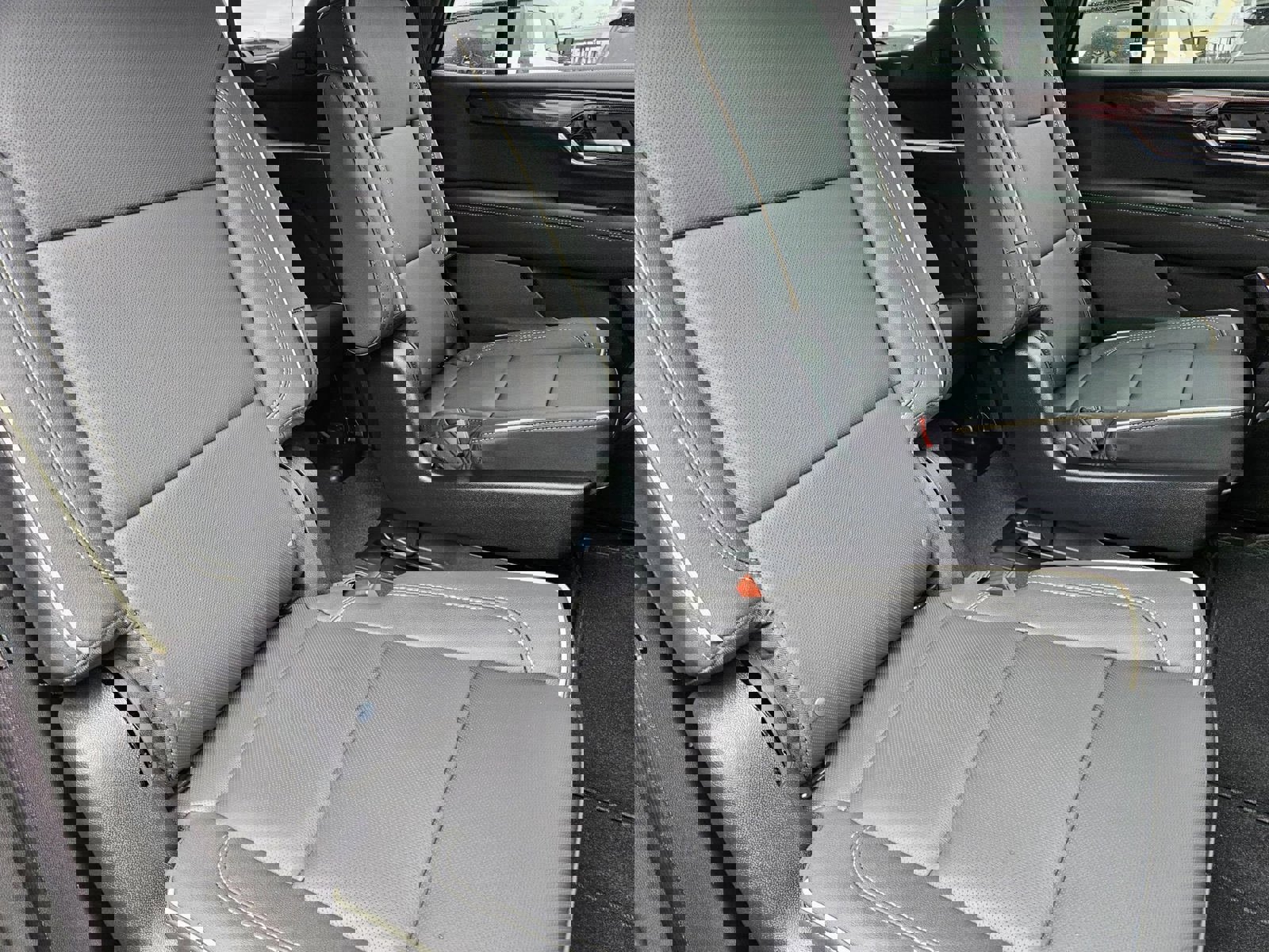 New 2026 GMC Yukon Elevation image 27