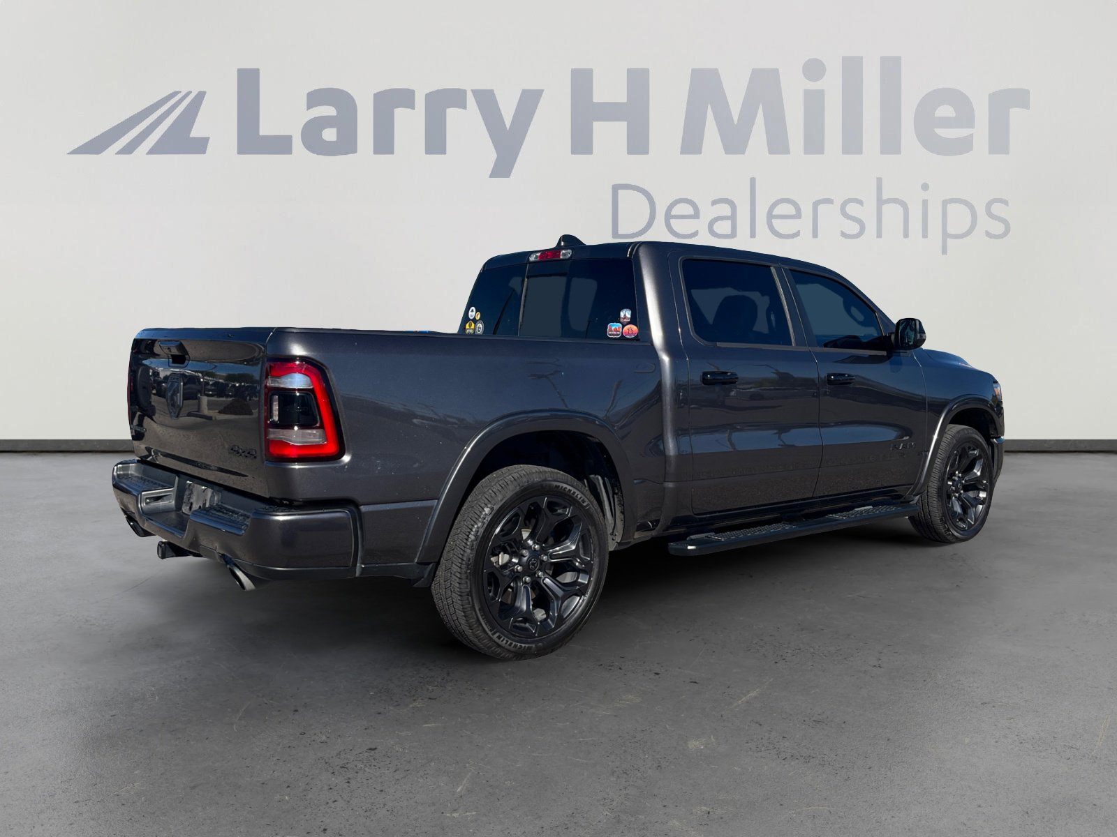 Used 2024 RAM 1500 Limited w/ Night Edition image 5