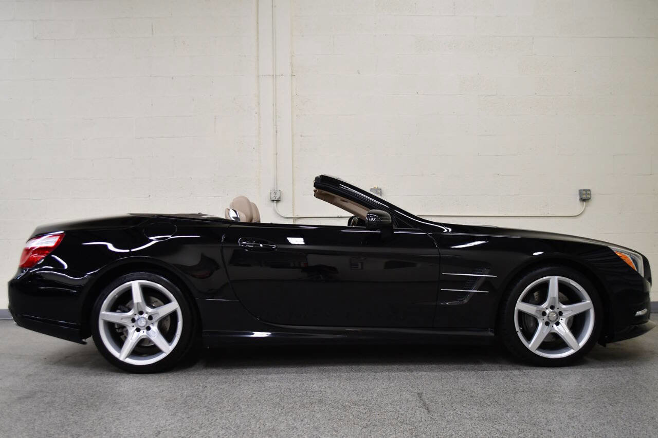 Used 2016 Mercedes-Benz SL 550 SL 550 2dr Convertible image 4
