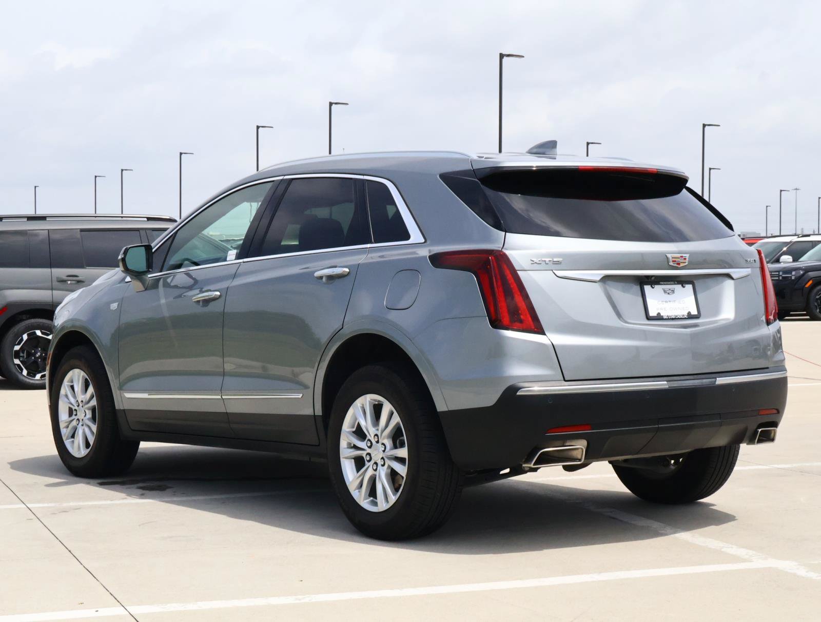 Used 2024 Cadillac XT5 Luxury FWD image 3