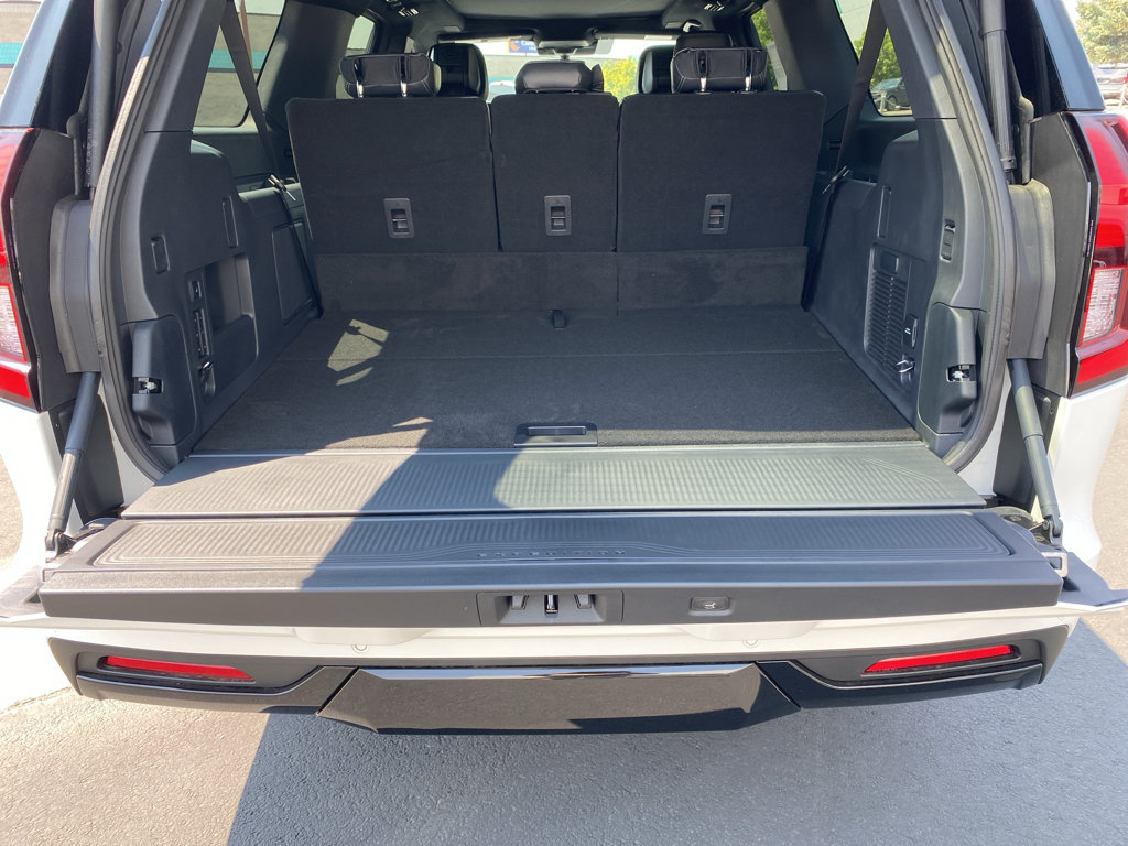 New 2027 Ford Expedition Max Platinum w/ Stealth Appearance Package AWD/4WD image 4