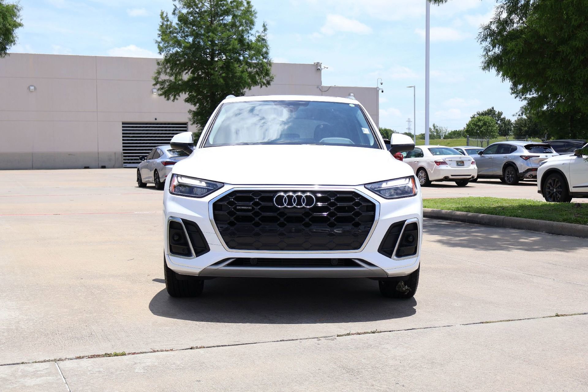 Used 2023 Audi Q5 2.0T Premium Plus w/ Premium Plus Package AWD/4WD image 6
