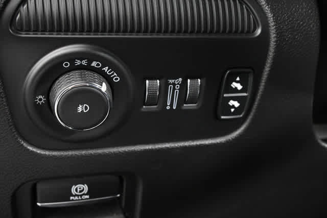 Used 2024 Jeep Wagoneer L Series II w/ Flexible Seating Group image 25