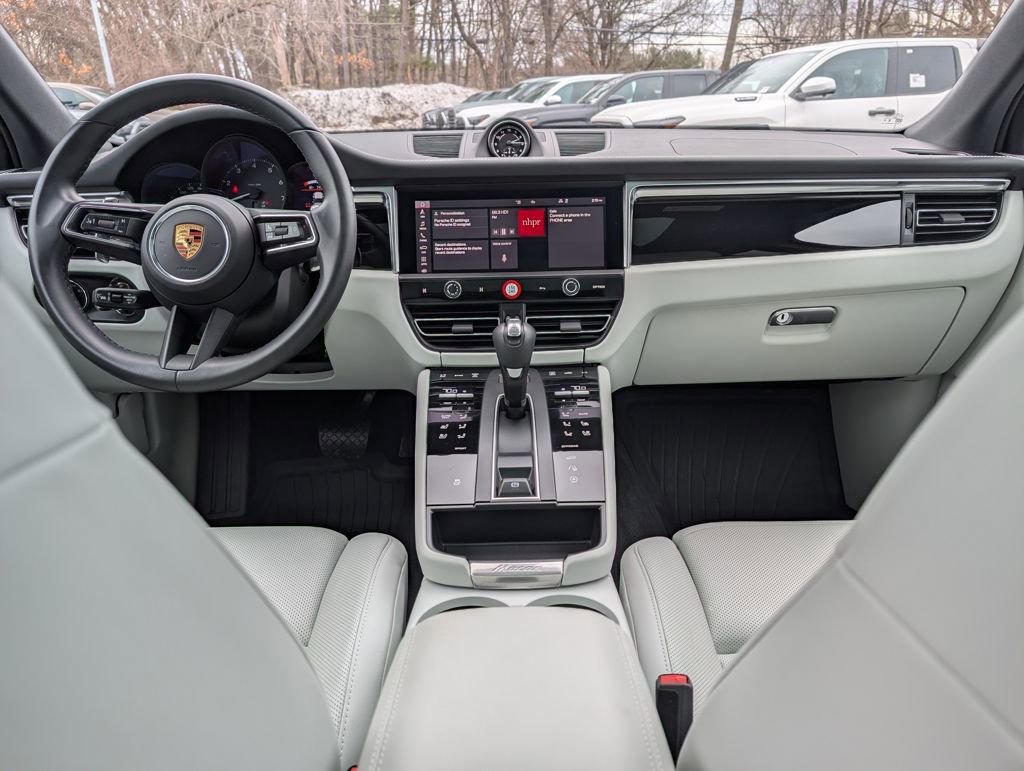 Used 2024 Porsche Macan image 21